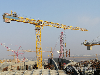 中联重科超大吨位塔机扬帆出海，中国制造再创科威特施工新纪录